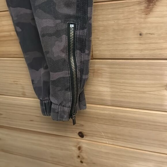 Athleta Size 10 Farallon Camouflage Jogger Pants - Picture 7 of 13